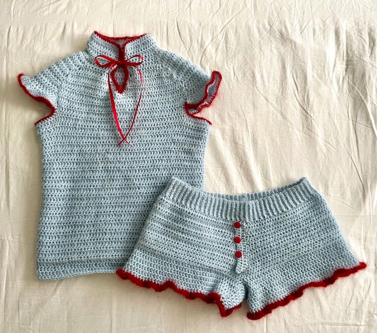 Ruffled crochet set